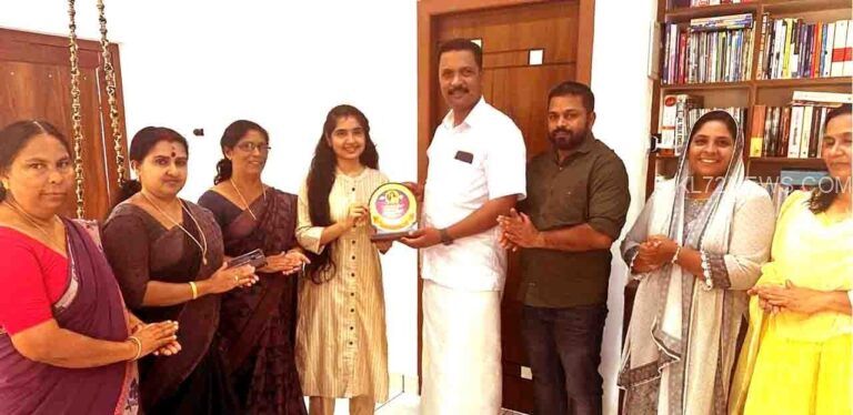 സിവില്‍ സര്‍വീസ് പരീക്ഷയില്‍ ഉന്നത വിജയം നേടിയ അശ്വതി ശിവരാമനെ ബത്തേരി നഗരസഭ അനുമോദിച്ചു