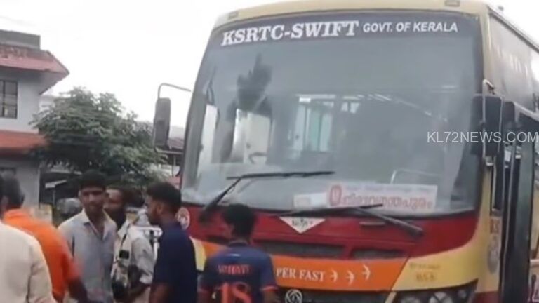 ഓടിക്കൊണ്ടിരുന്ന കെഎസ്ആര്‍ടിസി ബസിന് തീപിടിച്ചു, യാത്രക്കാര്‍ സുരക്ഷിതര്‍