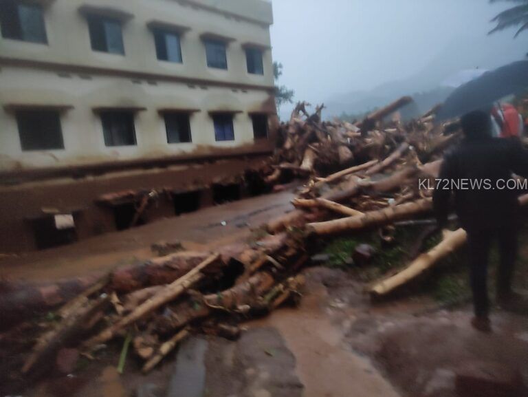 വയനാട്ടില്‍ ഉരുള്‍പൊട്ടല്‍, 4 മരണം സ്ഥിരീകരിച്ചു; രക്ഷാപ്രവര്‍ത്തനം ദുഷ്‌കരം