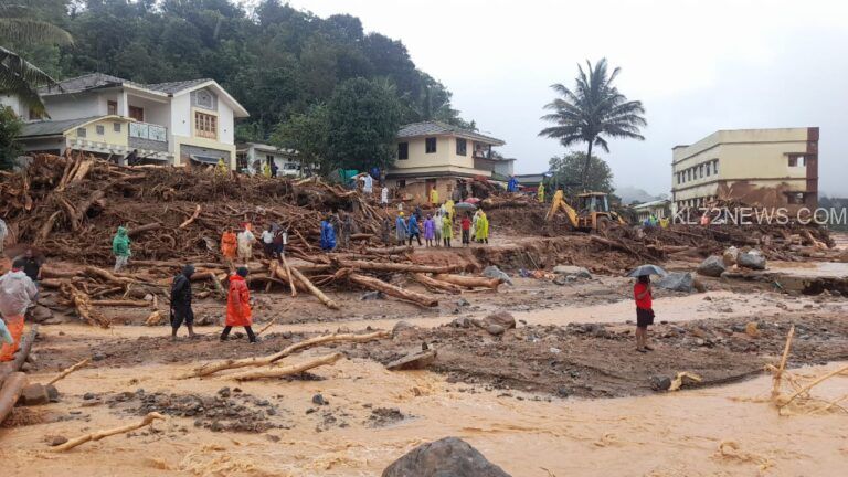 രക്ഷാപ്രവര്‍ത്തനത്തിനിടെ മുണ്ടക്കൈയില്‍ വീണ്ടും ഉരുള്‍പൊട്ടല്‍; പ്രദേശത്ത് മലവെള്ളപ്പാച്ചില്‍