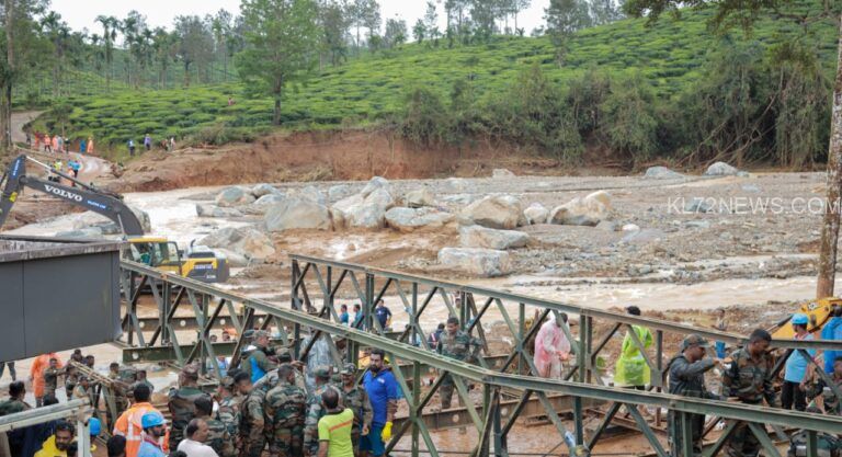 ബെയ്‌ലി പാലത്തിന്റെ നിർമ്മാണം ഭ്രുതഗതിയിൽ പൂർത്തിയാകുന്നു;പാലം നിർമ്മിക്കുന്നത് 190 അടി നീളത്തിൽ