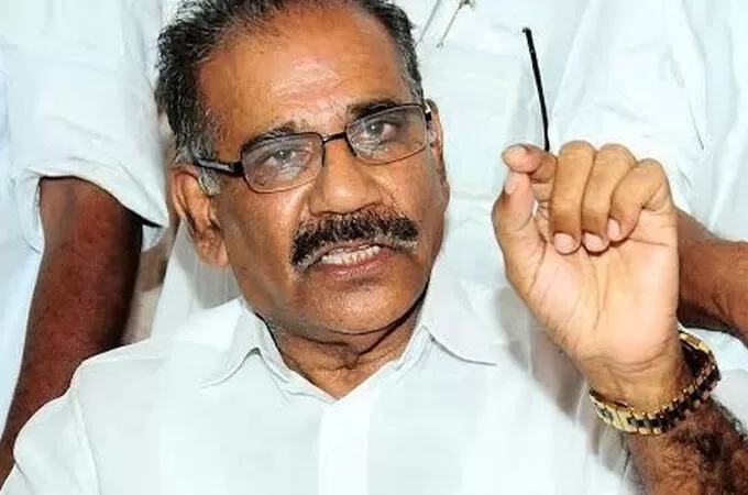 കടുവയെ വെടിവച്ചോ അല്ലാതെയോ പിടികൂ ടാൻ നിർദേശം: മന്ത്രി ശശീ ന്ദ്രൻ