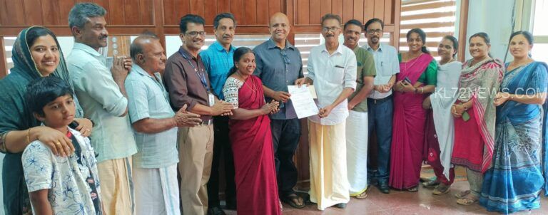 വയനാട് ലിറ്ററേച്ചർ ഫെസ്റ്റിന് മാനന്തവാടി ബ്ലോക്ക് പഞ്ചായത്ത് ഒരു ലക്ഷം രൂപ കൈമാറി