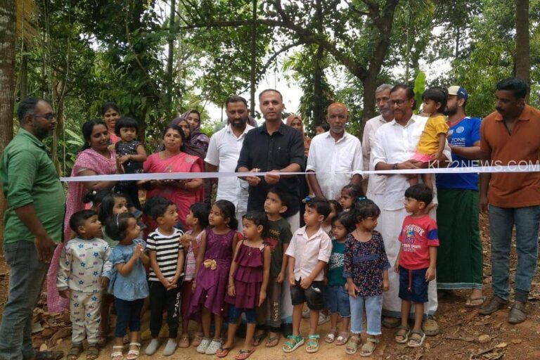 പീച്ചങ്കോട് അംഗൻവാടി റോഡ് ഉദ്ഘാടനം ചെയ്തു