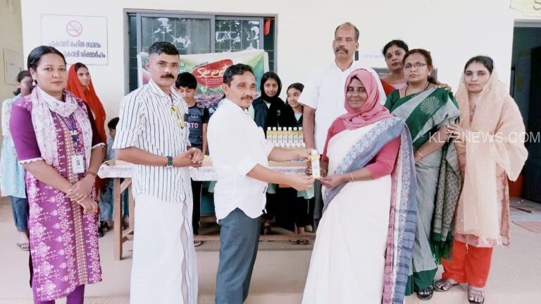 കമ്പളക്കാട് യുപി സ്കൂളിൽസീഡ് ക്ലബ്ബിന്റെ നേതൃത്വത്തിൽ നാച്വർ ടച്ച്‌ ഹാൻഡ് വാഷ് , സോപ്പ് പുറത്തിറക്കി
