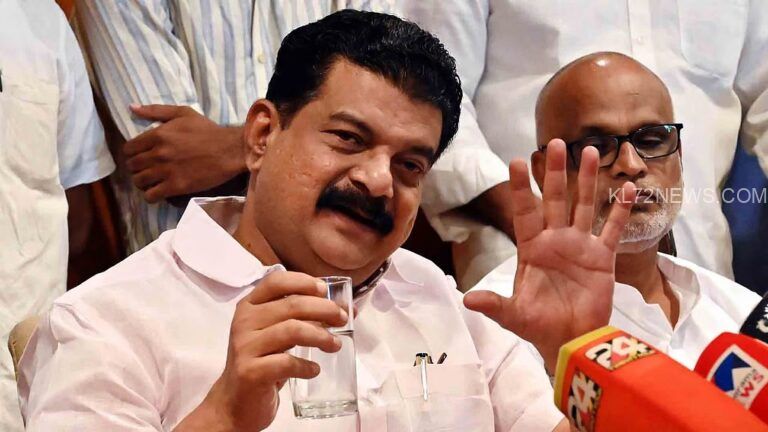 ‘സമയമാവുന്നതല്ലേയുള്ളൂ, മത്സരിക്കുന്ന കാര്യം അപ്പോള്‍ പറയാം’; കുഞ്ഞാലിക്കുട്ടിയുമായി കൂടിക്കാഴ്ച നടത്തി അന്‍വര്‍
