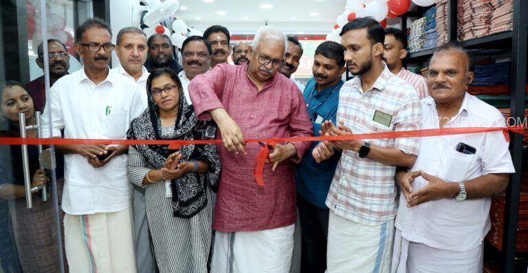 മാനന്തവാടിയില്‍ ഖാദി ഗ്രാമസൗഭാഗ്യ പ്രവര്‍ത്തനമാരംഭിച്ചു