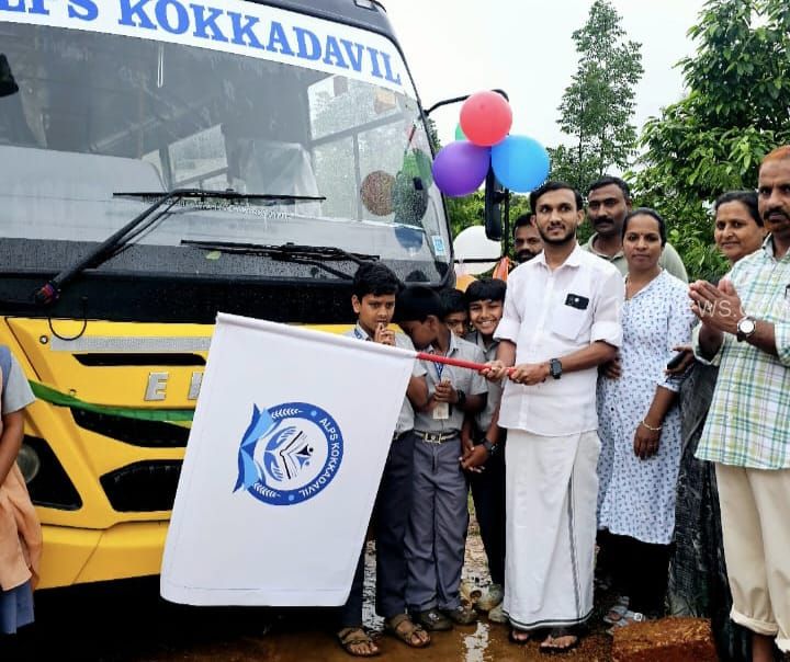 എഎൽപിഎസ് കോക്കടവിൽ സ്കൂൾബസ് ഫ്ലാഗ്ഓഫ്‌ ചെയ്തു