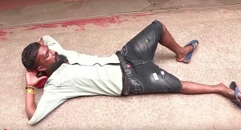 ‘വേടനെ ഇറക്കിവിടടാ പൊലീസെ…’; തൃക്കാക്കര സ്റ്റേഷന് മുന്നില്‍ യുവാക്കളുടെ പരാക്രമം, തൂക്കിയെടുത്ത് പൊലീസ്