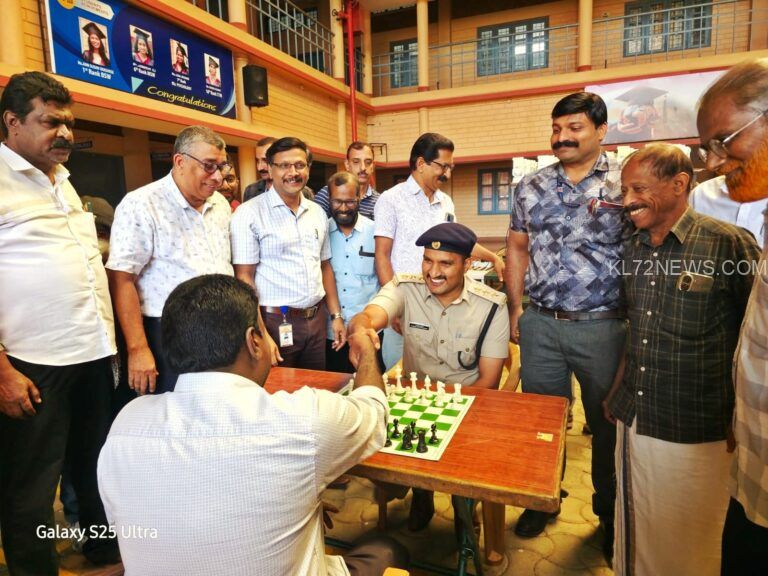 ഓപ്പൺ ചെസ് ടൂർണമെൻ്റ് അസിസ്റ്റൻ്റ് എക്സൈസ് കമ്മീഷണർ ഉദ്ഘാടനം ചെയ്തു