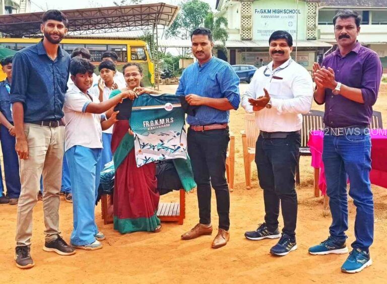 സ്പോർട്സ് ക്ലബ്ബിന് ജഴ്സികൾ വിതരണം ചെയ്തു
