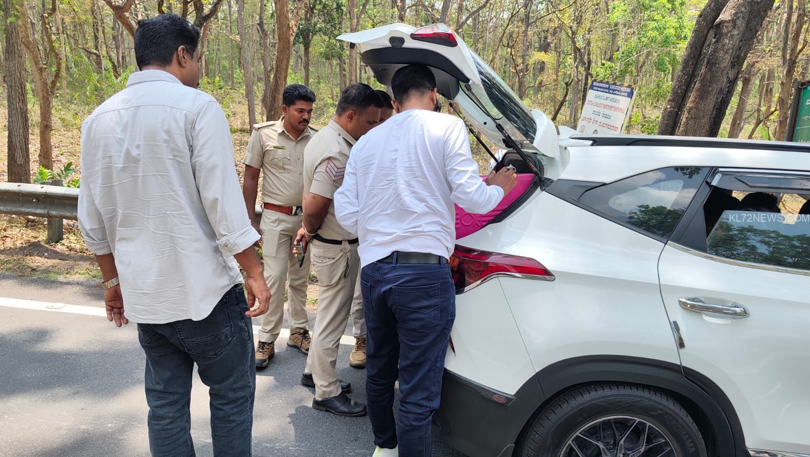 5ba69c32-e117-480e-8656-d93ac6a8567d