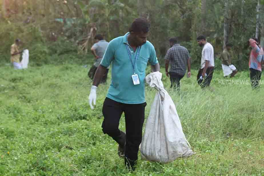 2835509-thrissur-pooram-1