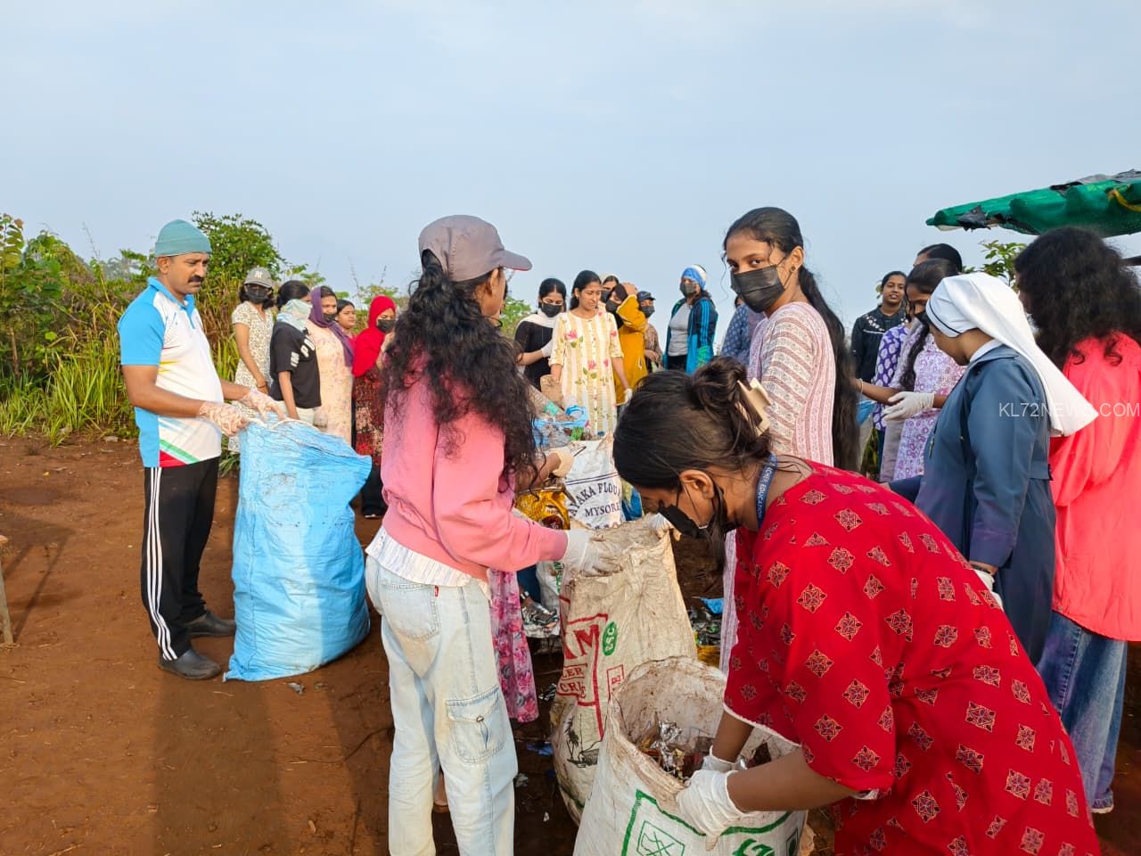 7eba2f14-8d57-4efc-a0f5-c890cc18bc7d